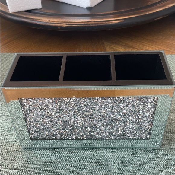 Accessories - Sparkling Silver Organizer